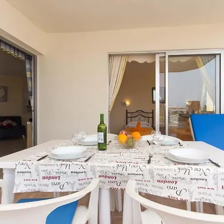 Santa Maria 88 - Two Bed Apartment